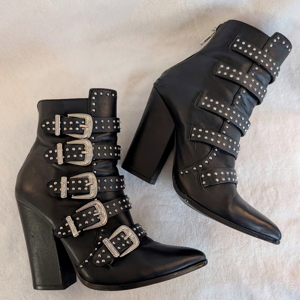Steve Madden Comet Heeled Buckle Boot